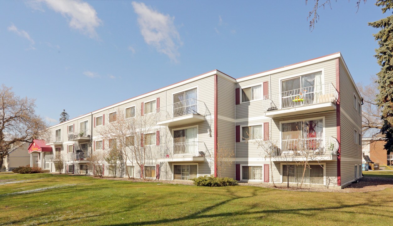 Barcelona Apartments in Edmonton, AB - Building Photo