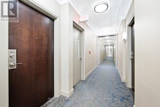 180 John West Way in Aurora, ON - Building Photo - Building Photo