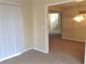 10477 Secretariat Dr in Indianapolis, IN - Foto de edificio - Building Photo