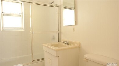 110-15 65th Ave-Unit -59B in Queens, NY - Foto de edificio - Building Photo