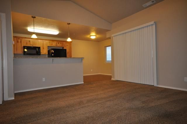 5700 S Summit Creek Way in Boise, ID - Foto de edificio - Building Photo