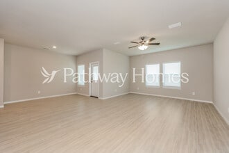 908 Birch Dr in Fort Worth, TX - Foto de edificio - Building Photo