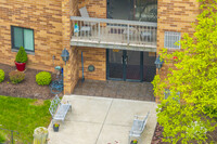 Cochran Hall Condominium in Pittsburgh, PA - Foto de edificio - Building Photo