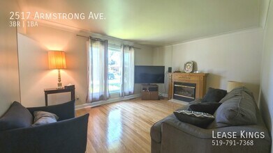 2517 Armstrong Ave in Windsor, ON - Building Photo - Building Photo