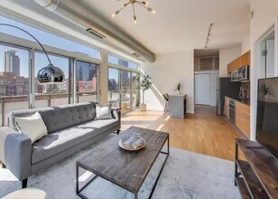 660 W Wayman St, Unit 705B in Chicago, IL - Building Photo - Building Photo
