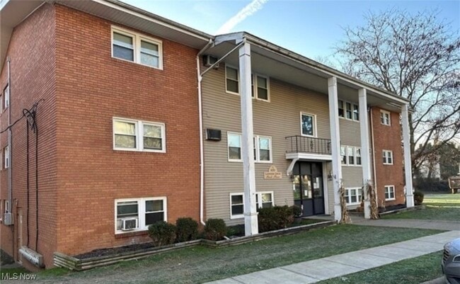 property at 620 Lakeside Dr