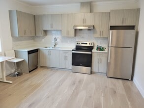 16658 19 Av in Surrey, BC - Building Photo - Building Photo