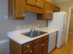 2422 English Hill Dr in Murfreesboro, TN - Foto de edificio - Building Photo