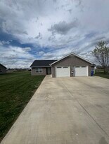 3811 McBroom Chapel Rd, Unit B in Cookeville, TN - Building Photo