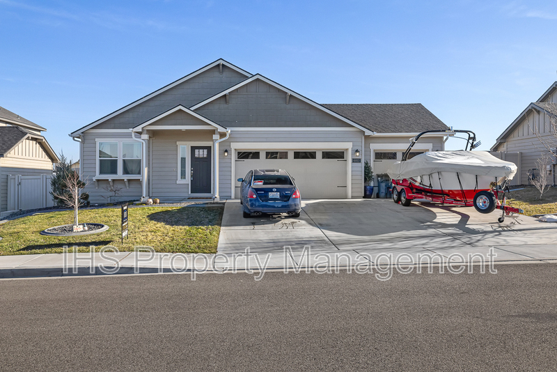 6013 Rockrose Ln in Pasco, WA - Building Photo