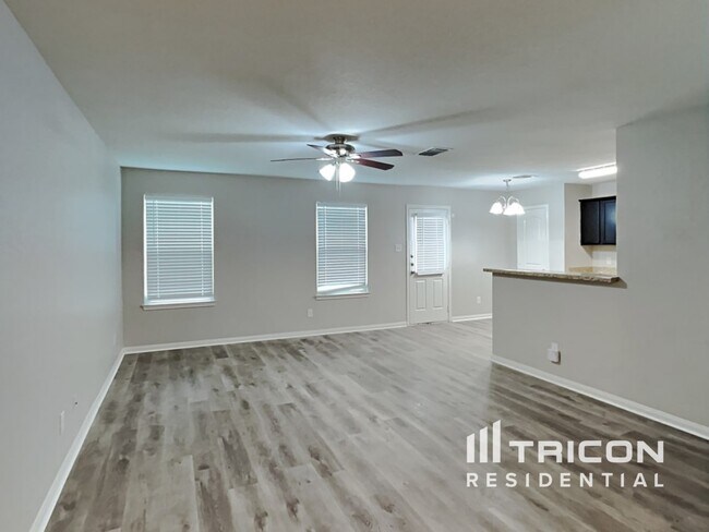 3835 Southton Vw in San Antonio, TX - Building Photo - Building Photo