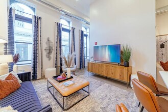 1954 W North Ave in Chicago, IL - Building Photo - Building Photo