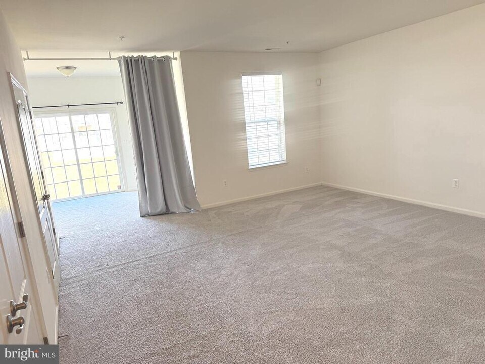 9610 Eaves Dr in Owings Mills, MD - Building Photo