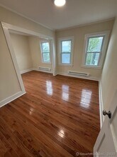 14 Trumbull St in Stonington, CT - Building Photo - Building Photo