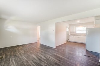 Jefferson Manor Apartments in Lima, OH - Building Photo - Building Photo