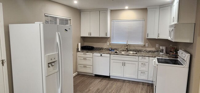 1151 Dusty Ln in Redding, CA - Building Photo - Building Photo