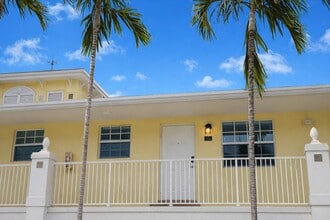 2660 NE 8th Ave in Wilton Manors, FL - Building Photo - Building Photo