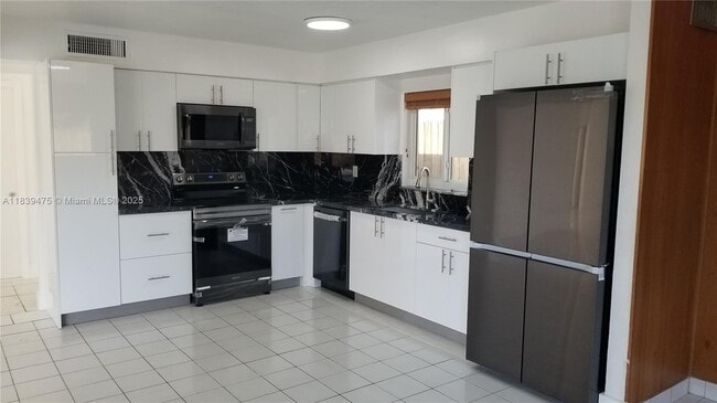 property at 20415 Highland Lakes Blvd