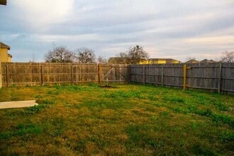 2238 Fishing Tr in San Antonio, TX - Building Photo - Building Photo