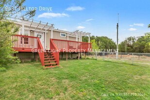 9437 Hill Top Dr in Cleburne, TX - Building Photo