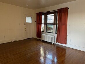 2812 Broadway Ave in Dormont, PA - Foto de edificio - Building Photo