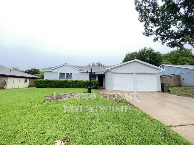 property at 5504 Pineridge Dr