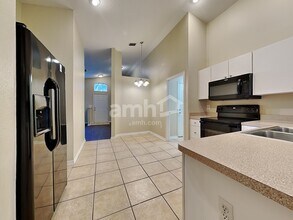 518 Napa Valley Cir in Valrico, FL - Building Photo - Building Photo