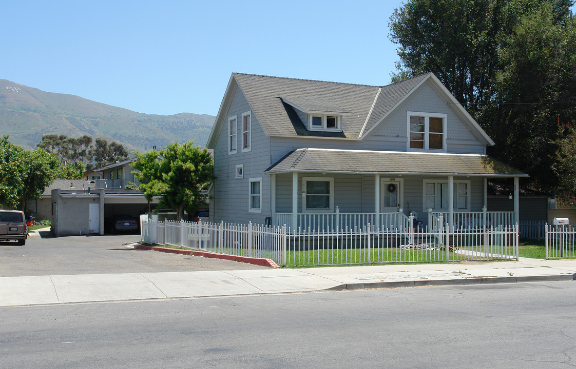 1220-1222 E Ventura St in Santa Paula, CA - Building Photo