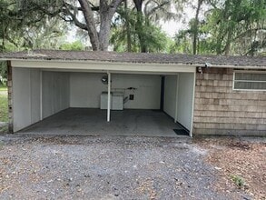 1816 Co Rd 432 in Lake Panasoffkee, FL - Building Photo - Building Photo