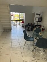 9403 Fontainebleau Blvd in Miami, FL - Building Photo - Building Photo