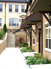 18 N Olive Ave, Unit 202 in Fayetteville, AR - Building Photo - Building Photo