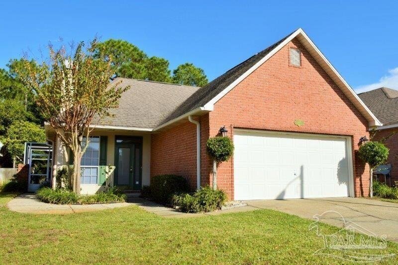 4078 Oak Pointe Dr in Gulf Breeze, FL - Building Photo