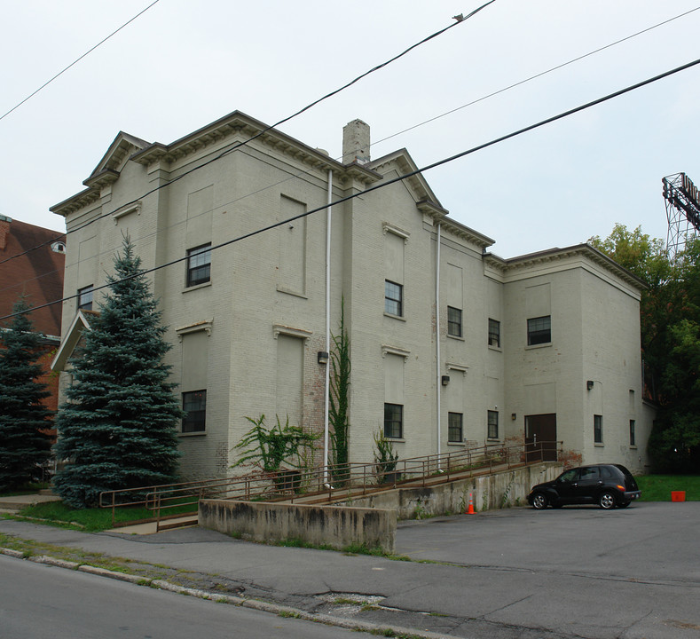 819 Hamilton St in Utica, NY - Building Photo