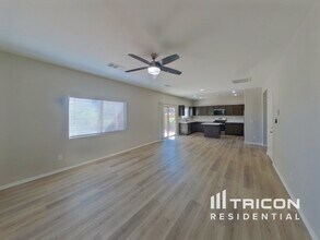 7924 Bartlett Peak St in Las Vegas, NV - Building Photo - Building Photo