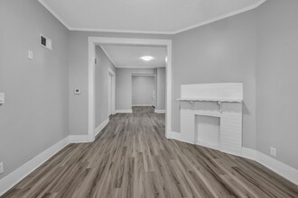 3860 Dodge St in Omaha, NE - Building Photo - Building Photo