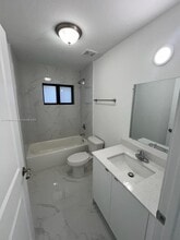 901 NW 99th St, Unit 901 in Miami, FL - Building Photo - Building Photo