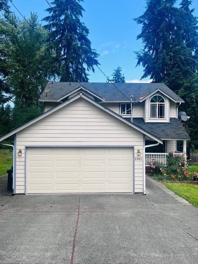 2001 E 64th St in Tacoma, WA - Building Photo - Building Photo