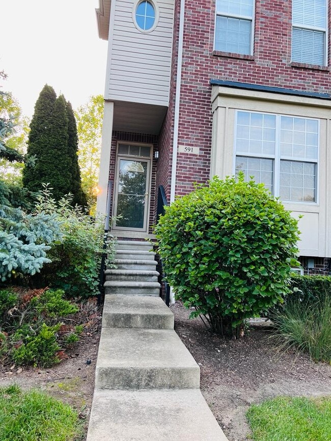 591 Summerfield Dr in Westland, MI - Building Photo - Building Photo