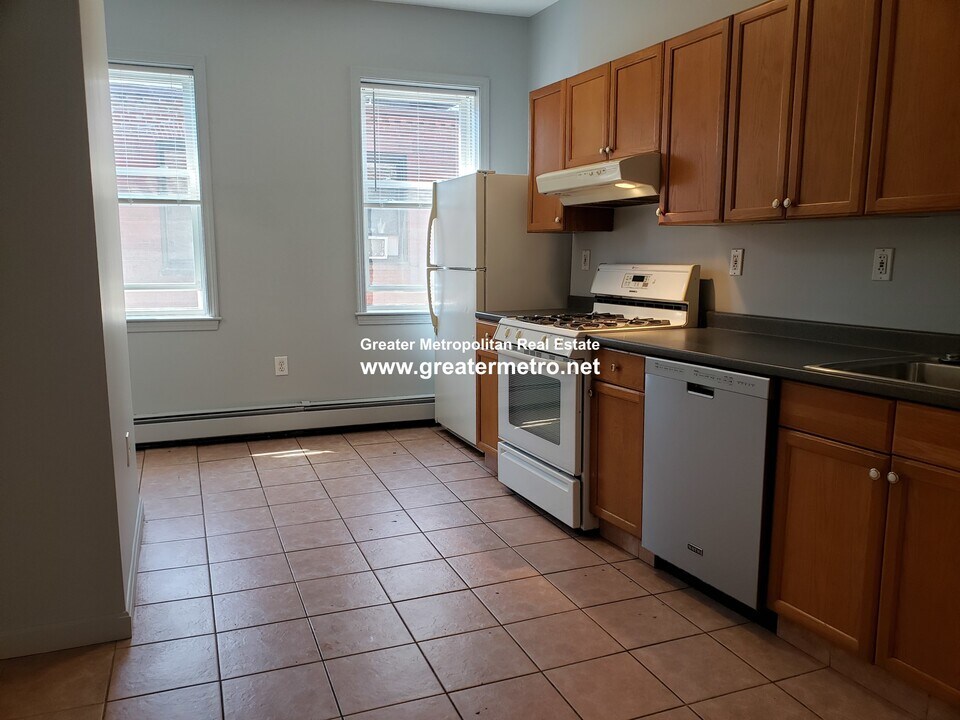 40 N Bennet St, Unit 3 in Boston, MA - Building Photo