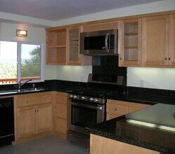 22252 Alta Dr, Unit Horse in Topanga, CA - Building Photo - Building Photo