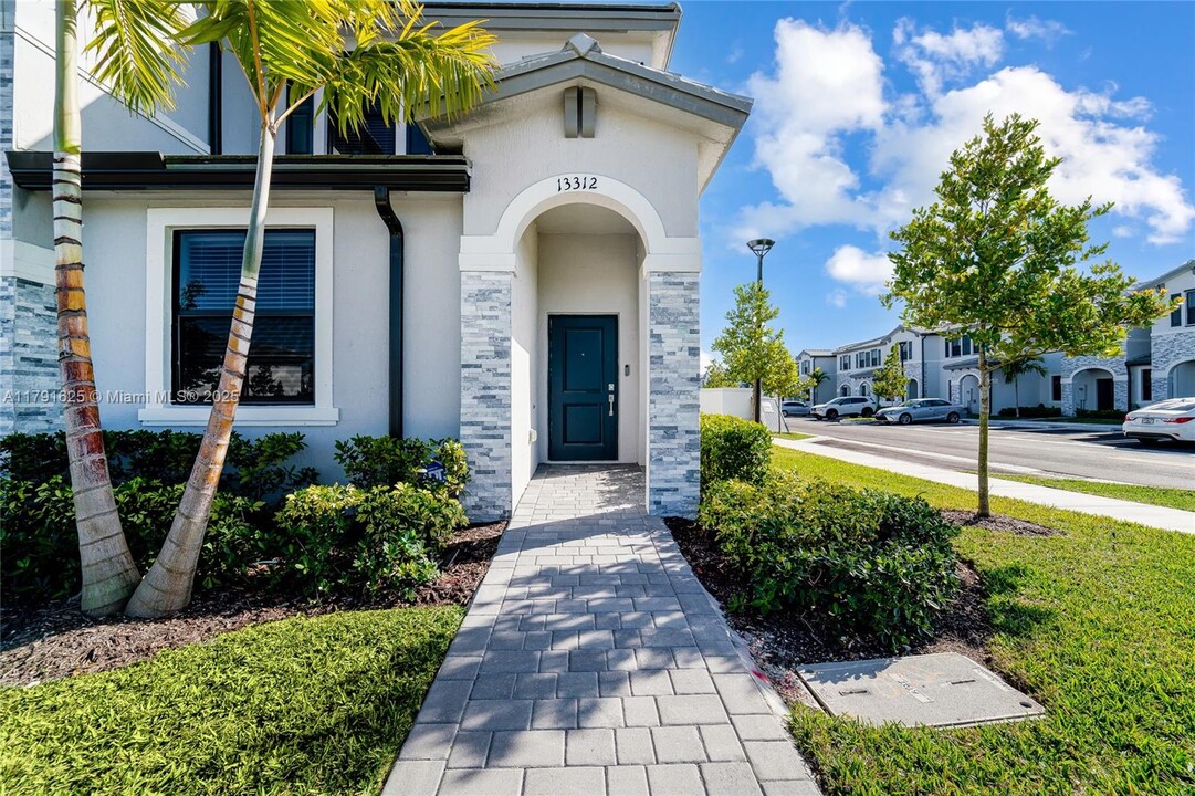 13312 SW 286th St in Homestead, FL - Building Photo