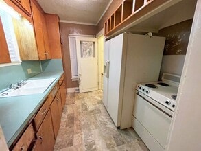 216 W 12th Ave in Mitchell, SD - Building Photo - Building Photo