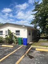 2861 NW 15th Ct in Fort Lauderdale, FL - Building Photo