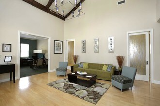 Wynnfield Lakes in Jacksonville, FL - Building Photo - Interior Photo