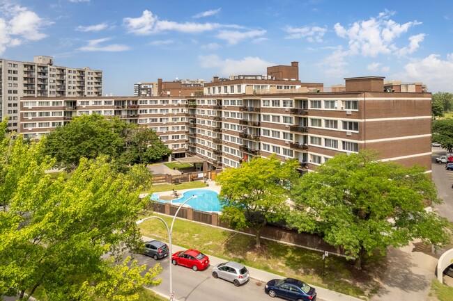 La Residence Deguire in Montréal, QC - Building Photo - Building Photo