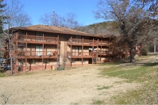 86 Hillside Ave in Holiday Island, AR - Building Photo