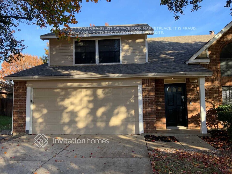 2204 Amhearst Ct in Flower Mound, TX - Foto de edificio