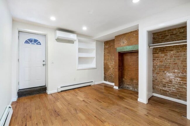 65 Atlantic St in Jersey City, NJ - Building Photo - Building Photo