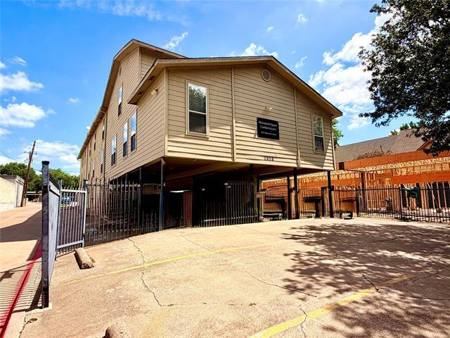 property at 5727 Richmond Ave