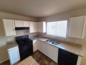 2736 Murphy Dr in Lancaster, TX - Building Photo - Building Photo